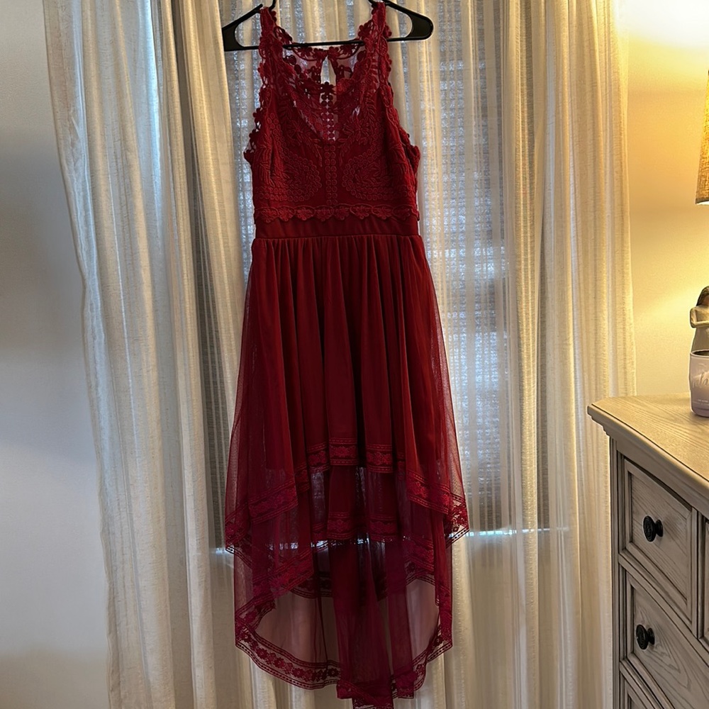 Dark pink high-low lace dress